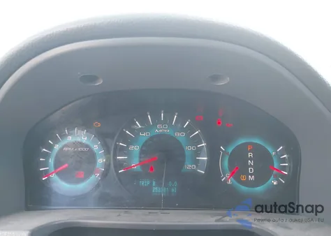 2010 Ford Fusion Sel z USA, uszkodzony, nr VIN 3FAHP0JG5AR285392